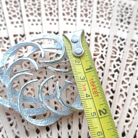 Unique Brooch For SAle Today - Picture 10 of 10